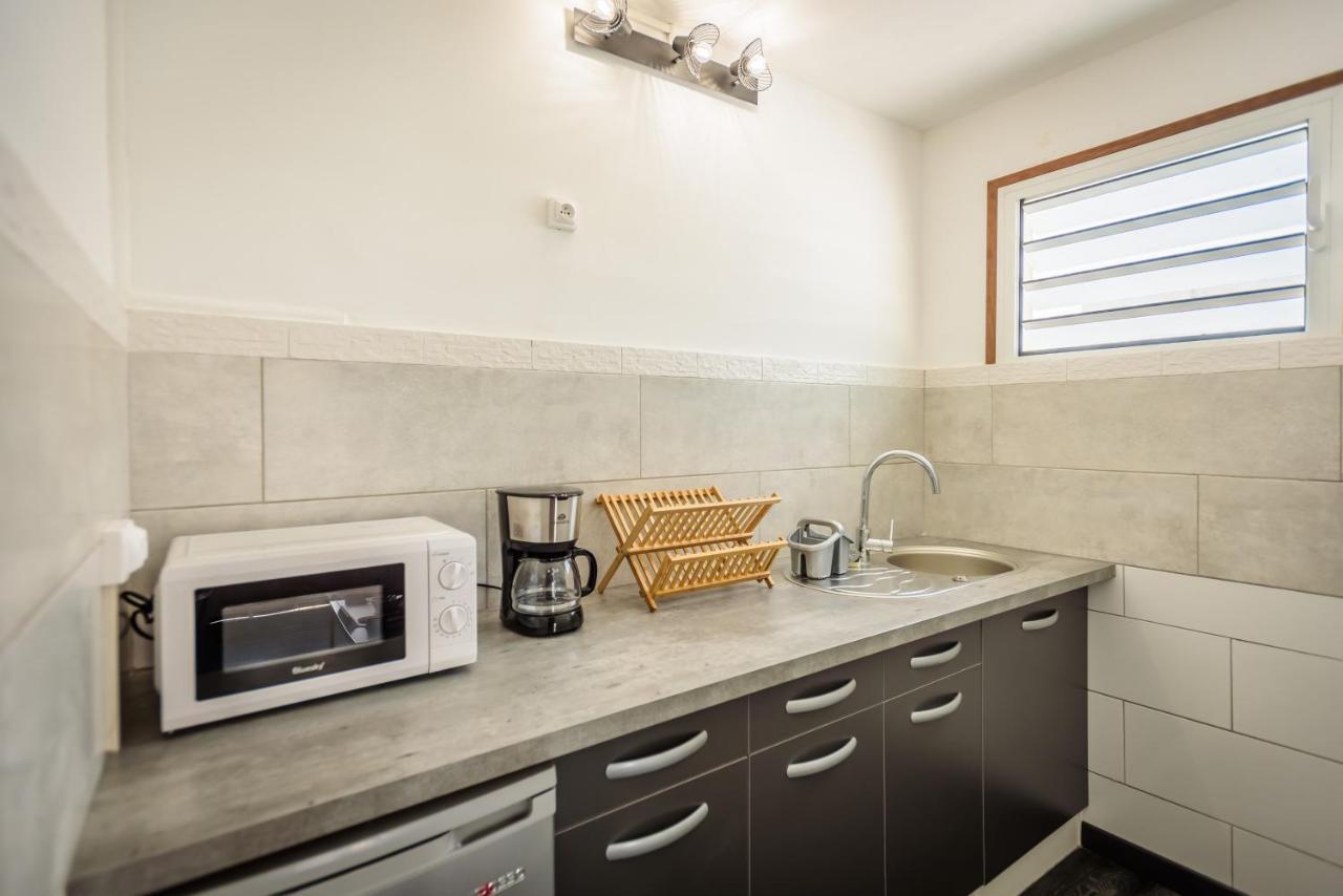 Appartements Et Chambres En Coeur De Ville Saint-Denis - Entree Autonome - Check In 14H30- Екстер'єр фото