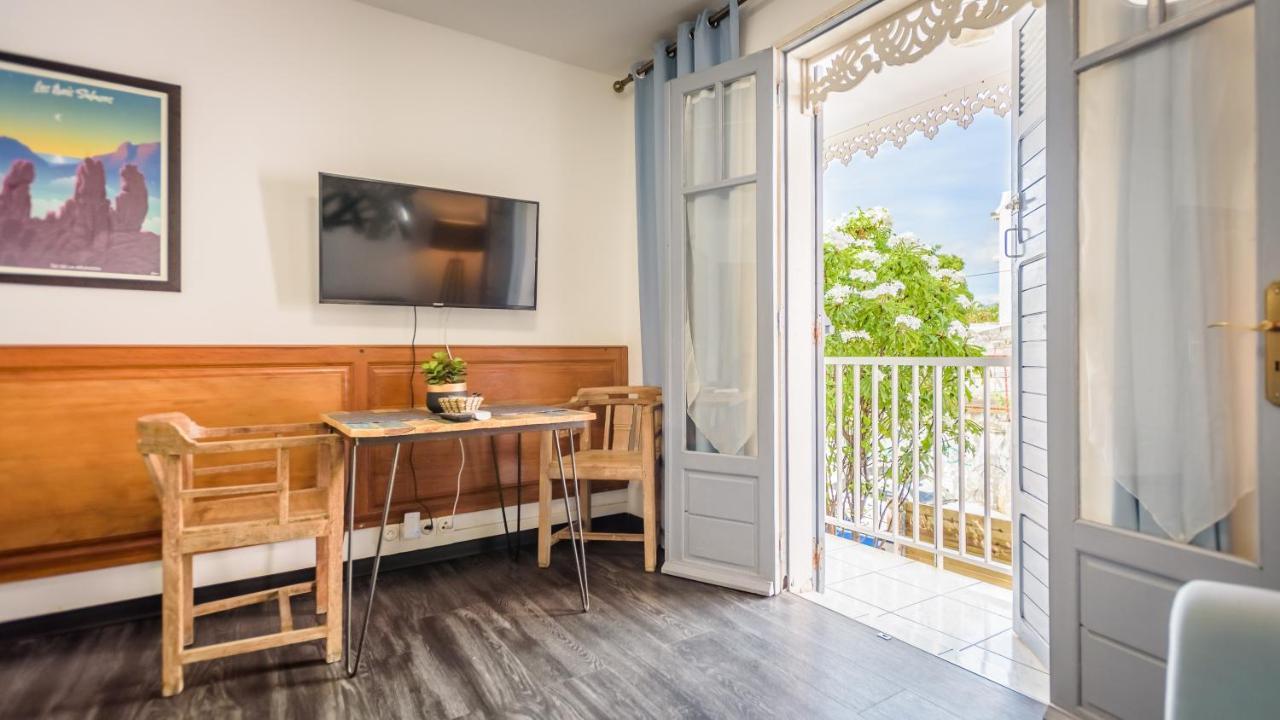 Appartements Et Chambres En Coeur De Ville Saint-Denis - Entree Autonome - Check In 14H30- Екстер'єр фото