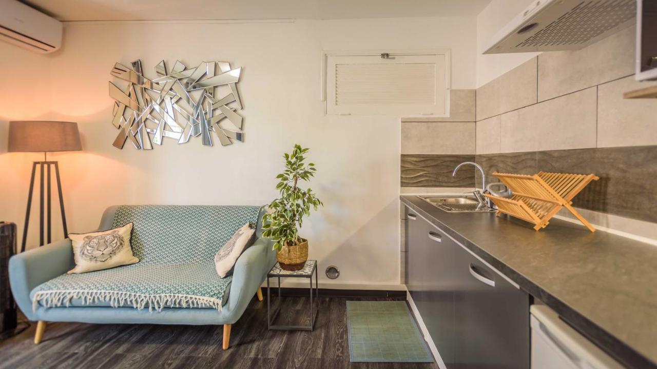 Appartements Et Chambres En Coeur De Ville Saint-Denis - Entree Autonome - Check In 14H30- Екстер'єр фото