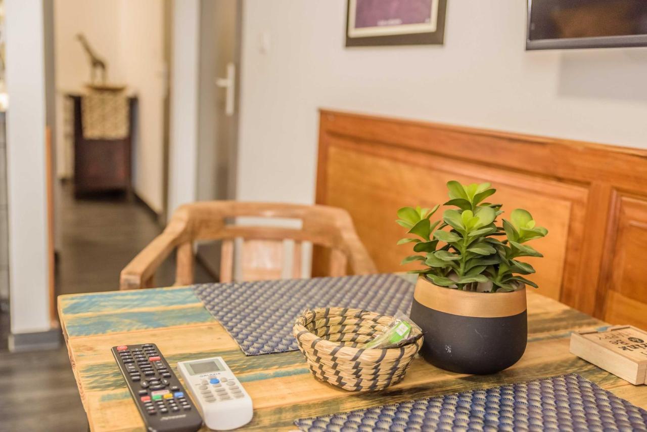 Appartements Et Chambres En Coeur De Ville Saint-Denis - Entree Autonome - Check In 14H30- Екстер'єр фото